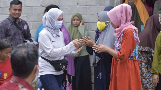 Bupati Luwu Utara Indah Putri Idriani menghadiri syukuran yang digelar oleh warga Dusun Balakala Desa Lantang Tallang Kecamatan Masamba. Sabtu (04/12/2021)