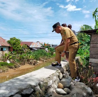 RMB Bantu Warga Salotellue Palopo Benahi Tanggul Rusak