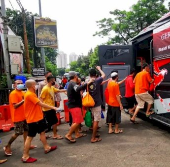 Polres Metro Jakbar Serahkan 17 Tersangka Narkoba ke Rutan Salemba