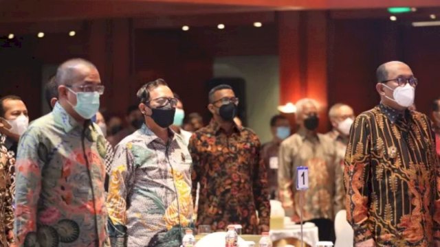 Menko Polhukam Mahfud MD, saat menghadiri Rapat Koordinasi Kesatuan Bangsa (Rakorkesbang) dalam rangka Penyerahan Buku Rekomendasi Kebijakan Kementerian dan Lembaga di Bidang Kesatuan Bangsa Tahun 2021&rsquo; pada Selasa malam (14/12/2021) di Hotel Bidakara, Jakarta.