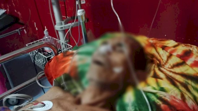 Kakek Syamsu 79 Tahun yang menjalani perawatan di RSUP Wahudin Makassar karena penyakit yang dideritanya.