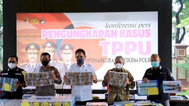 Konferensi Pers saat Rilis TPPU Kasus Narkotika di Bareskrim Polri, Jakarta Selatan, Kamis (16/12/2021).