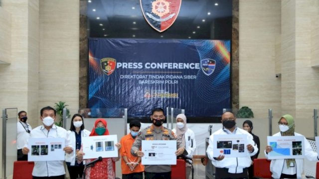 Konferensi Pers Bareskrim Mabes Polri pengungkapan Kejahatan Seksual bermobus Game Online, Selasa (30/11/2021).
