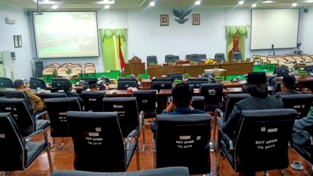 Rapat Paripurna DPRD Kabupaten Soppeng, Rabu (01/12/2021).