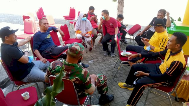 Jumat berkah, para Kepala Desa dan Lurah serta Forkopincam berkumpul di Kantor Camat Ganra, Jumat (03/12/2021).