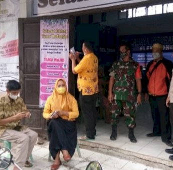 Kejar Target, Pemerintah Kecamatan Lilirilau Soppeng Gelar Vaksinasi Hingga Malam Hari