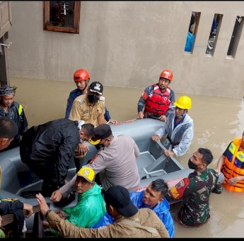 Puluhan Korban Banjir di Pallangga Gowa Dievakuasi hingga Dirikan Dapur Umum