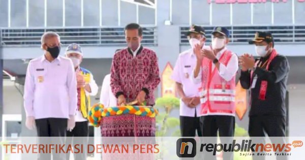 Presiden Jokowi Resmikan Bandar Udara Tebelian Kalimantan Barat