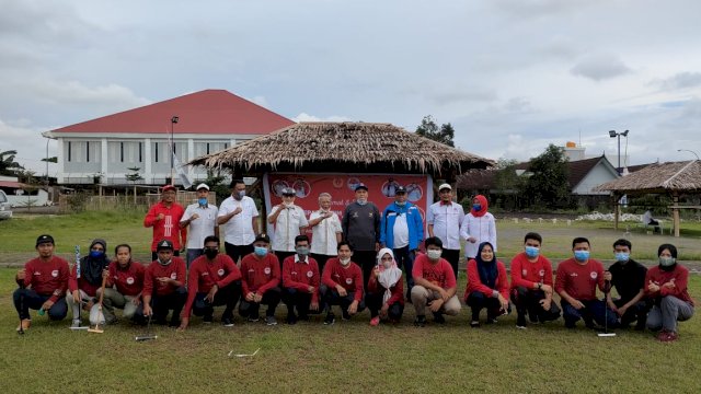 Pelepasan Atlet Gateball Sulawesi Selatan yang akan mengikuti Kejurnas V Gateball Tahun 2021 yang berlangsung di Lapangan Gateball Balai Besar PJN Sulsel Makassar, Selasa (14/12/2021).