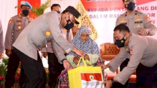 96 Warga Difabel Yogyakarta Dapat Bantuan Dari Irwasum Polri
