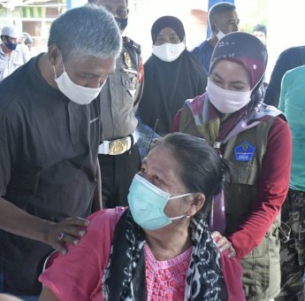 Tak Kenal Libur, Hari Minggu Indah Pantau Pelaksanaan Vaksinasi di Bakka dan Dandang