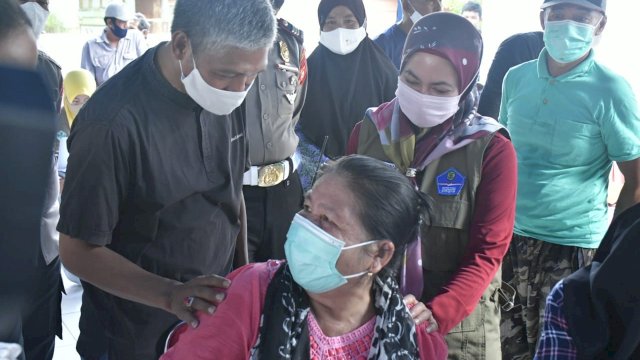 Tak Kenal Libur, Hari Minggu Indah Pantau Pelaksanaan Vaksinasi di Bakka dan Dandang