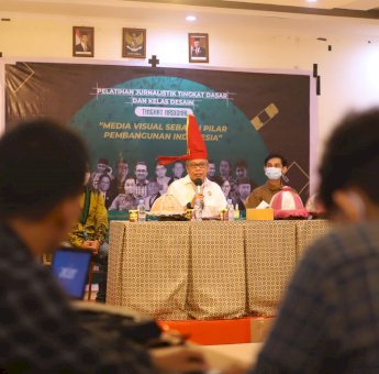 Di Depan Kader HMI, Taufan Pawe Terangkan Pentingnya Peran Media Dalam Pemerintahan