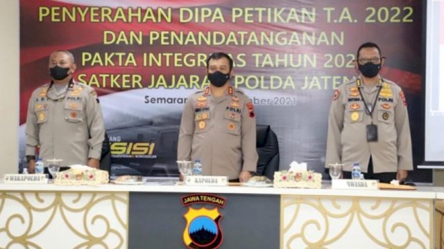 Penyerahan DIPA Petikan T.A. 2022 dan Penandatanganan Pakta Integritas tahun 2022 satker jajaran Polda Jateng, Selasa (21/12/2021).