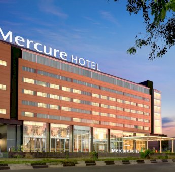 Meriahnya Nuansa Tahun Baru di Mercure Hotel Makassar, Emas dan Voucher Menginap Menanti