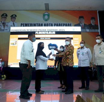 Beri Warga Sepeda Motor, Cara Taufan Pawe Apresiasi Masyarakat Taat Pajak