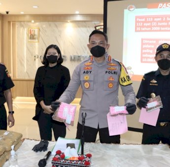Jelang Tahun Baru 2022, Polres Metro Jakbar Berhasil Gagalkan 5005 Pil Ekstasi Asal Belanda