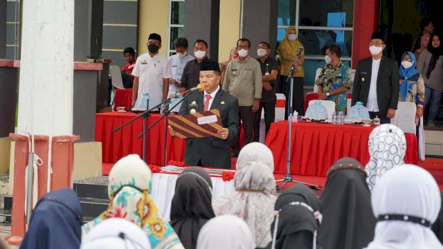 Bupati Bulukumba Muhtar Ali Yusuf, melantik 267 Pejabat Lingkup Pemkab Bulukumba, Jumat (31/12/2021).