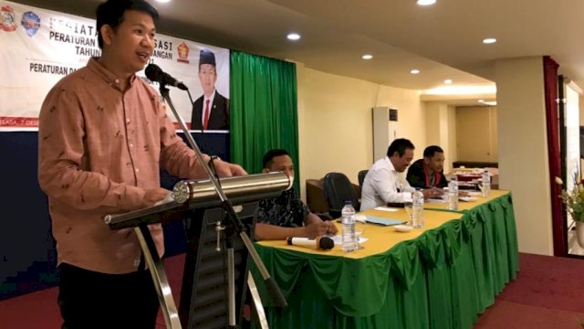 Anggota DPRD Makassar, Eric Horas saat menyosialisasikan Perda Nomor 1 tahun 2016 di Hotel Grand Asia, Makassar, Selasa (7/12/2021).