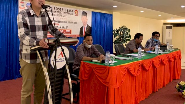 Anggota DPRD Makassar, Eric Horas saat menyosialisasikan Perda Nomor 5 tahun 2018 di Hotel Grand Asia, Makassar, Rabu (8/12/2021).