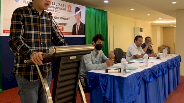 Anggota DPRD Makassar, Eric Horas saat menyosialisasikan Perda Nomor 4 tahun 2013 di Hotel Grand Asia, Makassar, Sabtu (11/12/2021).