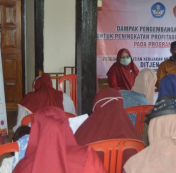 Dosen UMSi Kembangkan Pengelolaan Produk Lokal di Desa