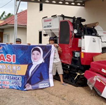 Legislator DPRD Sulsel Desy Susanty Serahkan Bantuan Mobil ‘Passangki’ ke Petani