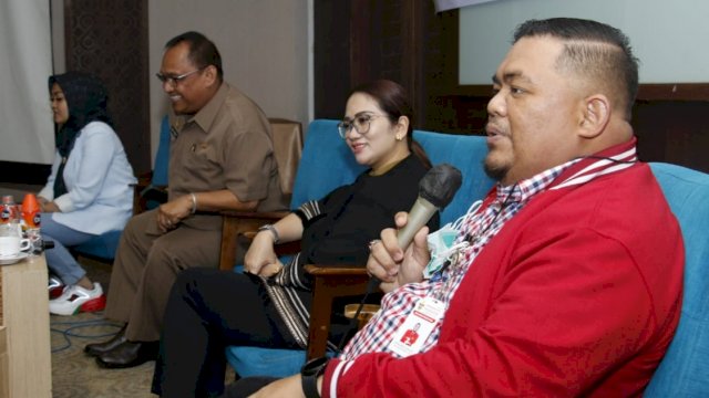 Anggota DPRD Sulsel, Andi Debbie Purnama Rusdin saat melakukan sosialisasi Ranperda Tentang Transformasi Perpustakaan di Hotel Four Points by Sheraton, Jalan Andi Djemma, Makassar, Selasa (28/12/2021).