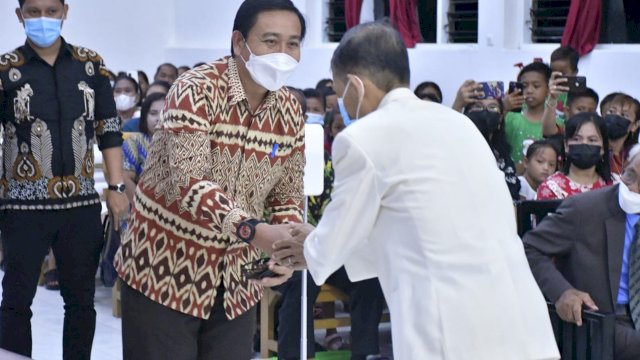 Wakil Bupati Luwu Utara, Suaib Mansur menghadiri Perayaan Natal yang digelar oleh Persekutuan Gereja Pentakosta Indonesia (PGPI) di Gereja GPID, Dusun Rante Pasang, Desa Buangin, Kecamatan Sabbang Selatan. Kamis(16/12/2021)
