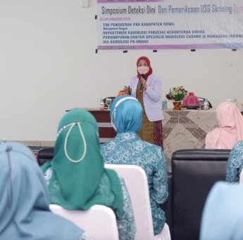 Anggota PKK Gowa Diajar Mendeteksi Dini Kanker Payudara