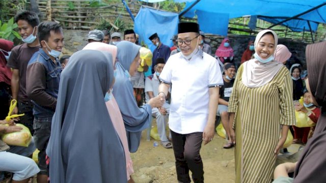 Anggota Komisi III DPR RI Supriansa, saat mngunjungi warga