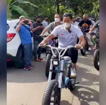 Sandiaga Uno Jajal Sepeda Listrik Karya Anak Muda Majalengka Jawa Barat