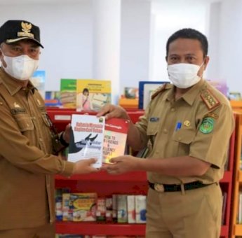 Bupati Luwu Timur Launching Gerakan Donasi Sejuta Buku