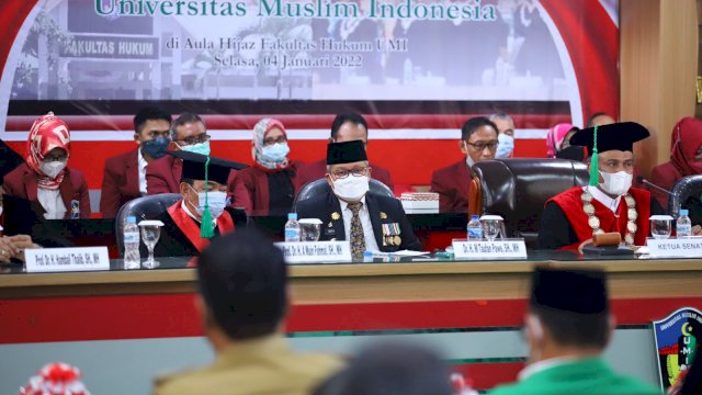 Wali Kota Parepare Taufan Pawe, menghadiri Rapat Senat Fakultas Hukum Universitas Muslim Indonesia dalam rangka milad FH UMI ke 50 tahun, di Aula Hijadz Fakultas Hukum, Selasa (04/01/2022).