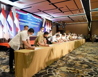 Wali Kota Palopo Terima Penghargaan Menteri Agraria dan Tata Ruang