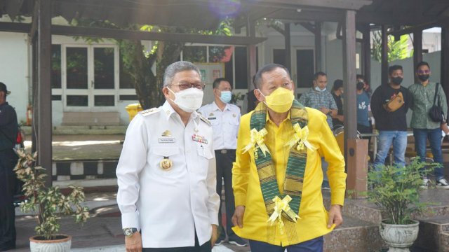 Wali Kota Parepare Taufan Pawe, saat menerima Anggota Fraksi Golkar DPR RI Hamka B Kady, Kamis (13/01/2022).