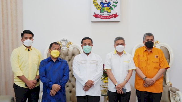 Ketua DPD I Golkar Sulsel Andi Sudirman Sulaiman Taufan Pawe, didampingi Pengurusnya bersilaturahmi dengan Plt Gubernur Sulsel Andi Sudirman Sulaiman, Kamis (13/01/2022).