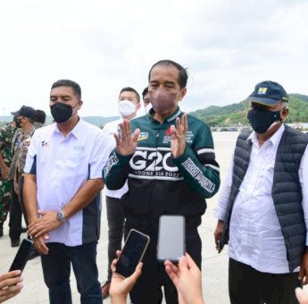 Presiden Joko Widodo Tinjau Kesiapan Sirkuit Internasional Mandalika