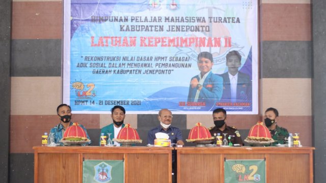 Bupati Jeneponto Iksan Iskandar (tengah), saat menghadiri Pembukaan Latihan Kepemimpinan tingkat dua (LKII) HPMT) di Gedung Sipitangarri, Jumat (14/01/2021).