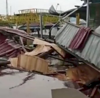 Angin Kencang Porak-Poranda Puluhan Rumah di Takalar