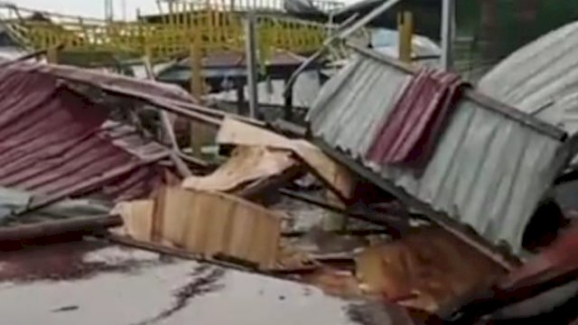 Kondisi salah satu Rumah Rawga yang Hancur diterjang Angin Kencang, Selasa (18/01/2022).