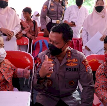 Kapolda Banten Tinjau Vaksinasi Massal Serentak di SD Negeri Bujanggadung Cilegon