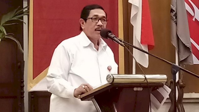 Ketua Dewan Pendidikan Kota Semarang Dr. Drs. Budiyanto SH, M.Hum menyampaikan sambutan dalam Sidang Senat Terbuka Wisuda Akademi Akuntansi Effendi Harahap (Efhar), Selasa (18/01/2022).