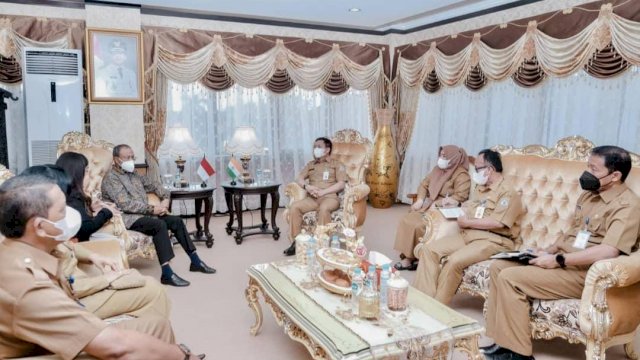 Sekretaris Daerah Kota Balikpapan Sayid MN Fadli, menerima kunjungan Duta Besar India untuk Indonesia, H. E. Sri. Manoj Kumar Bharti, Selasa (18/01/2022).