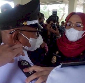 Lantik Kades Terpilih se-Kecamatan Tapalang dan Tapalang Barat, Bupati Mamuju: Pelajari Aturan Penggunaan Dana Desa