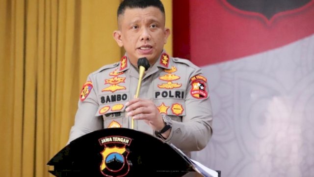 Kadivpropam Mabes Polri Irjen Pol Ferdy Sambo, memberikan arahan terkait pembinaan pencegahan perilaku menyimpang anggota Polri, saat mengunjungi Polda Jateng, Kamis (20/01/2022).
