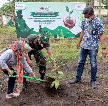 Peduli Lingkungan, Kodim 1402 Polman Tanam Pohon Buah di Sekitar Makodim