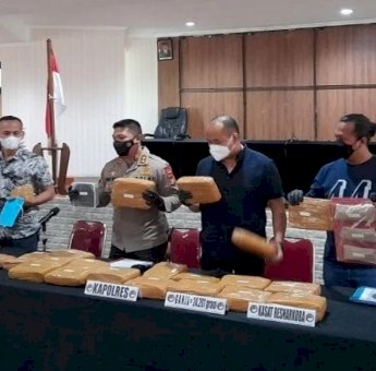 Polres Tangsel Gagalkan Peredaran 24 Kg Ganja, Delapan Pengedar Ditangkap