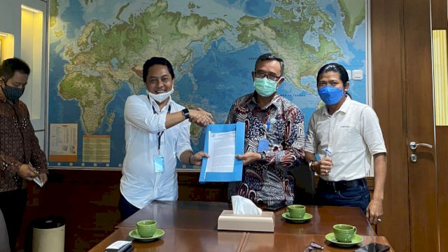 Irwandi Natsir mewakili IKA Alumni SUPM Kabupaten Bone saat menemui Kepala Pusat Kementerian Kelautan dan Perikanan RI, Jumat (21/01/2022).