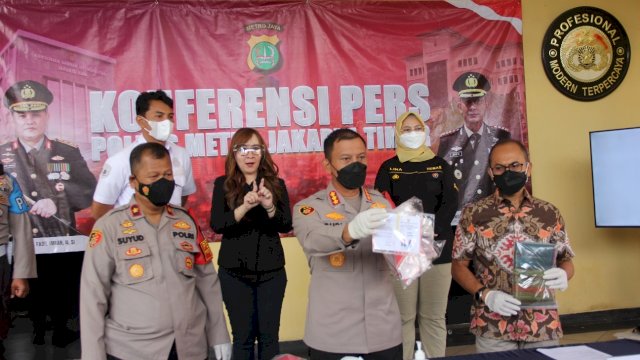 Kapolres Metro Jakarta Timur Kombes Pol Budi Sartono saat Jumpa Pers, Jumat (21/01/2022).